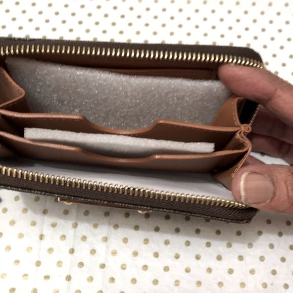 Michael Kors Signature Electronic Multifunction Phone Case/Wristlet /Wallet. NWT - Picture 5 of 10